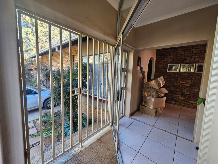 To Let 3 Bedroom Property for Rent in Wilkoppies North West